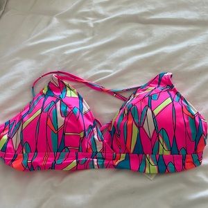 Vineyard Vines bikini top. Size large